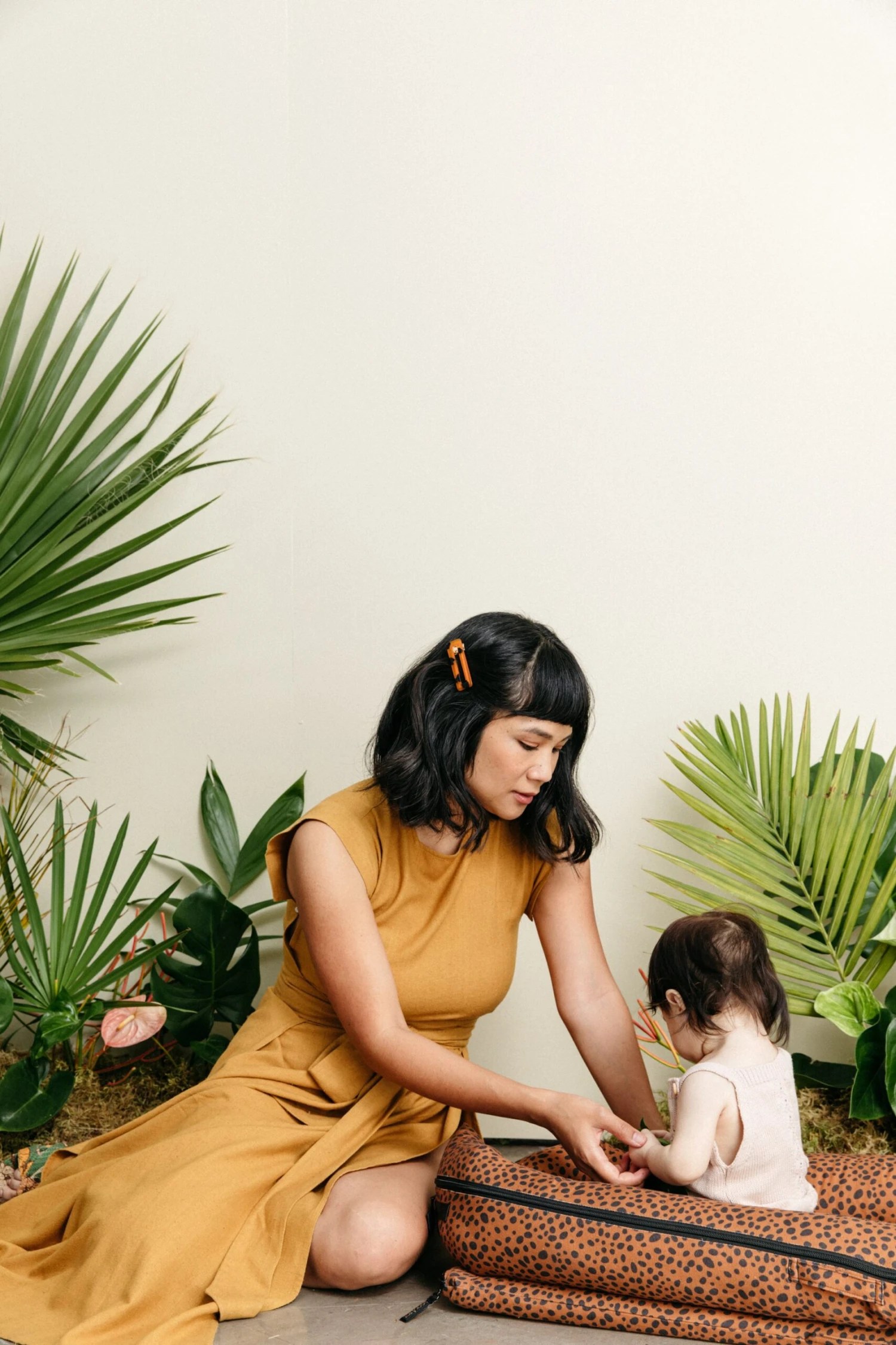 Deluxe+ Dock - Bronzed Cheetah 4 Deluxe+ Dock - Bronzed Cheetah - Image 4