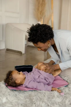 Clutch Changer - Strawberry Thief -DockATot 40562 7 scaled