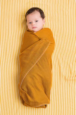 DockATot Swaddle Set - Golden Stripe / Pumpkin Spice -DockATot 615129 08 scaled