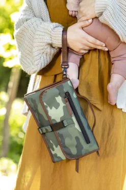 Clutch Changer - Luxe -DockATot thumbnail 45 9b3e5b0b 0b32 4a1f b21a 2804bbdd646f